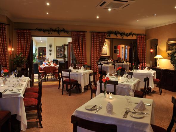 Oliver's Restaurant and Lodge - dine in style at Oliver's, well known for its excellent food and wine.